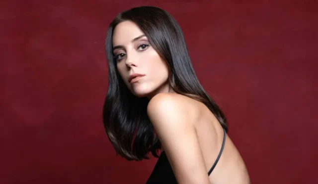 Cansu Dere Mavi Orkide Dizisi
