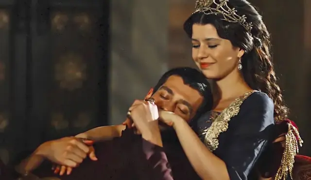 Beren Saat ve Ekin Koç 10 Yıl Sonra Tüm Yorgun Atlar’da