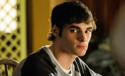Breaking Bad - RJ Mitte - Walter White Jr. (Flynn)
